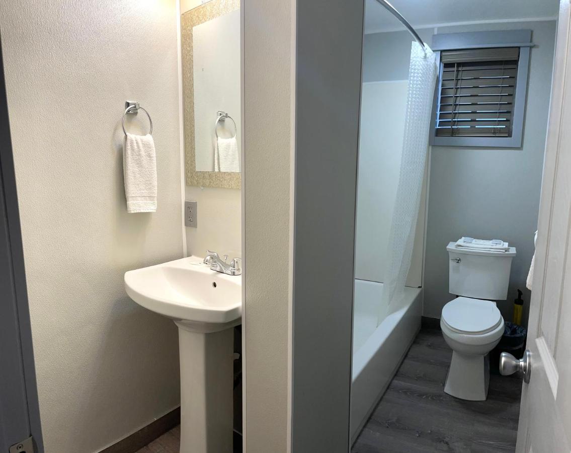 אדמונדס Emerald Best Motel מראה חיצוני תמונה